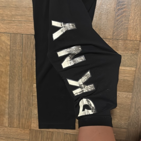 SOLD ❌DKNY SPORT LEGGINGS - Picture 2 of 3